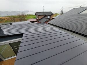 ガルバリウム鋼板　太陽光工事