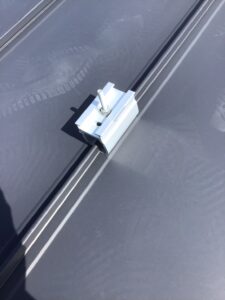 掴み金具施工