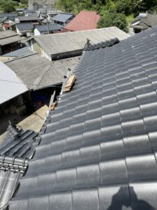 瓦　太陽光支持金具施工